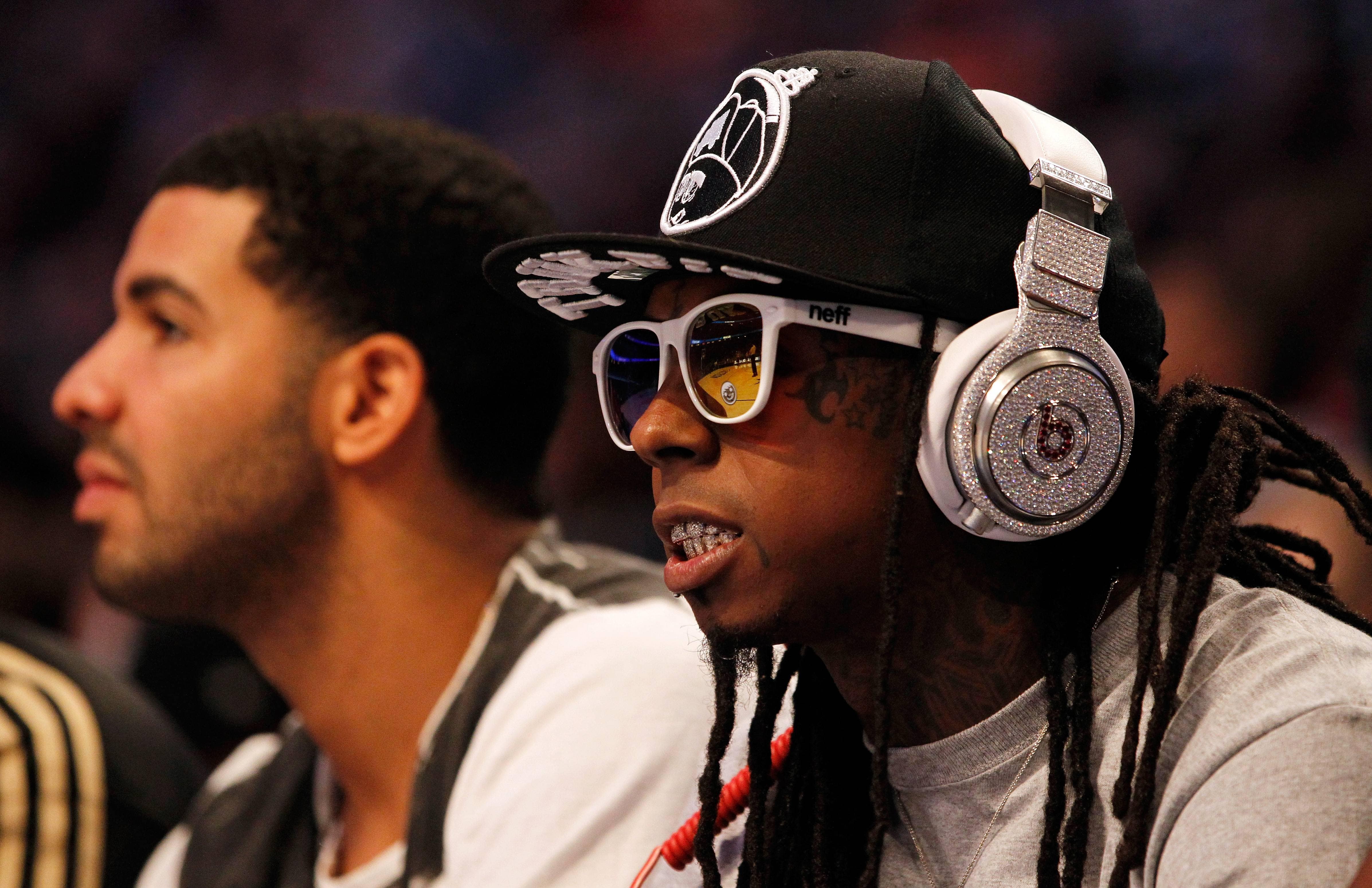 Picture of Lil Wayne wearing Beats by Dre